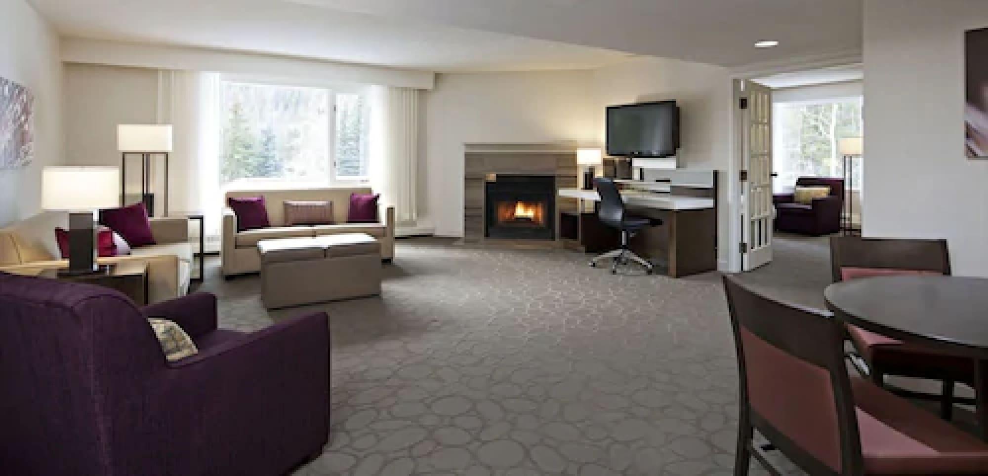 Hotel Crosswaters At 3*